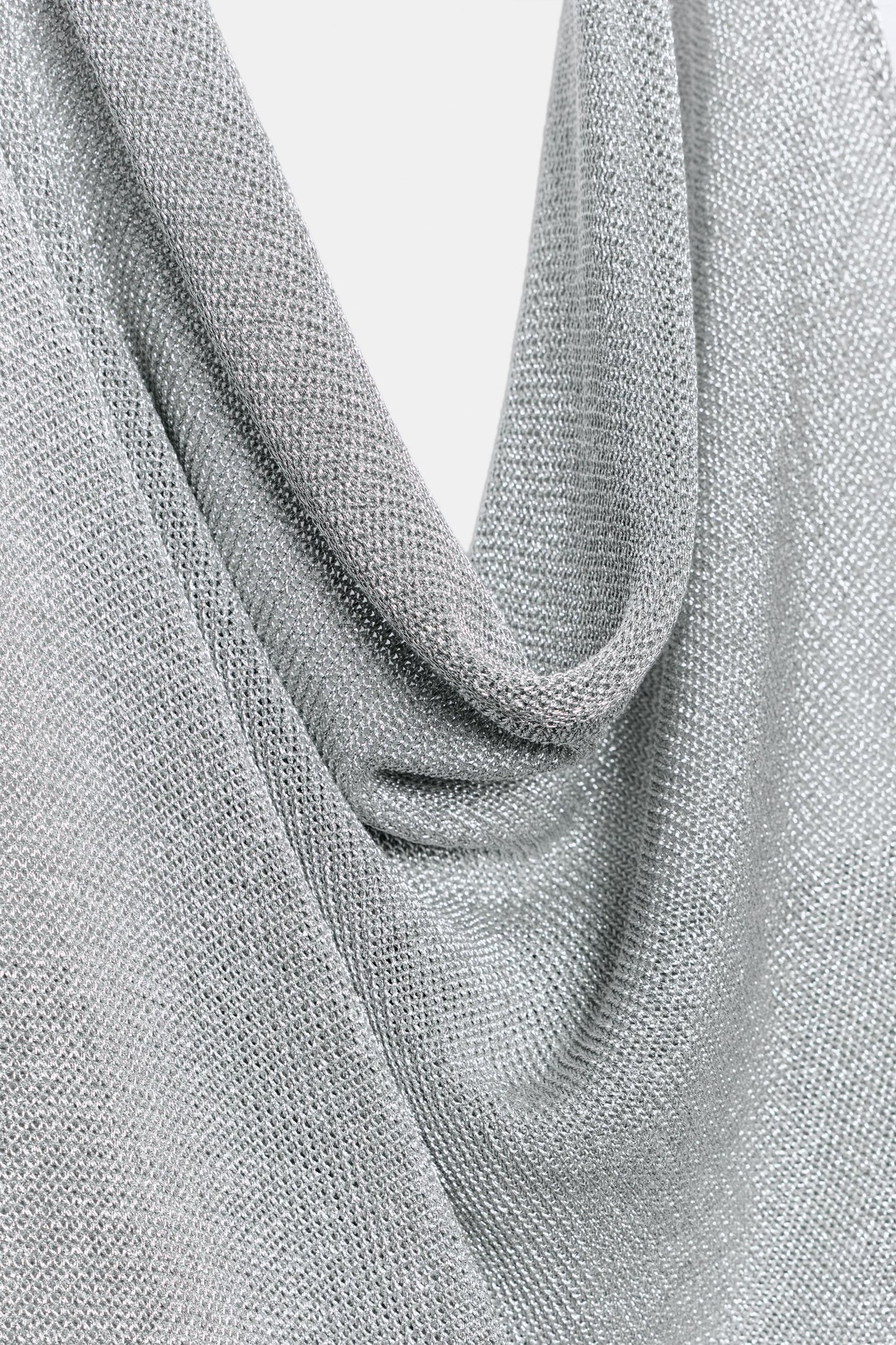 ROBE EN MAILLE HALTER FIL MÉTALLISÉ